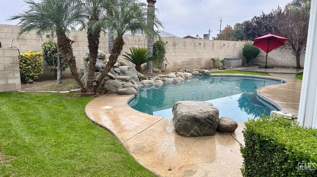 6416 Springtime Court, Bakersfield, CA 93313