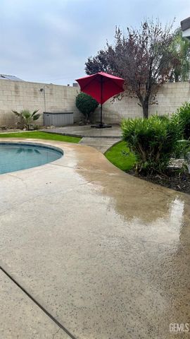 6416 Springtime Court, Bakersfield, CA 93313