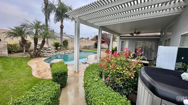 6416 Springtime Court, Bakersfield, CA 93313