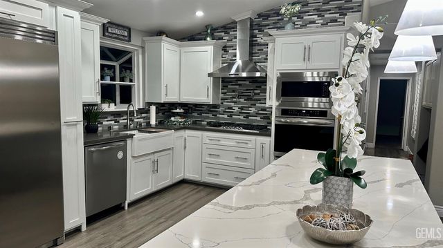 6416 Springtime Court, Bakersfield, CA 93313