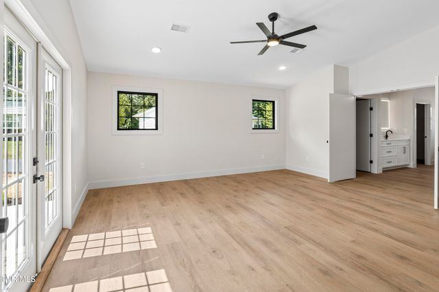 1315 Lynnwood Drive, Johnson City, TN 37601