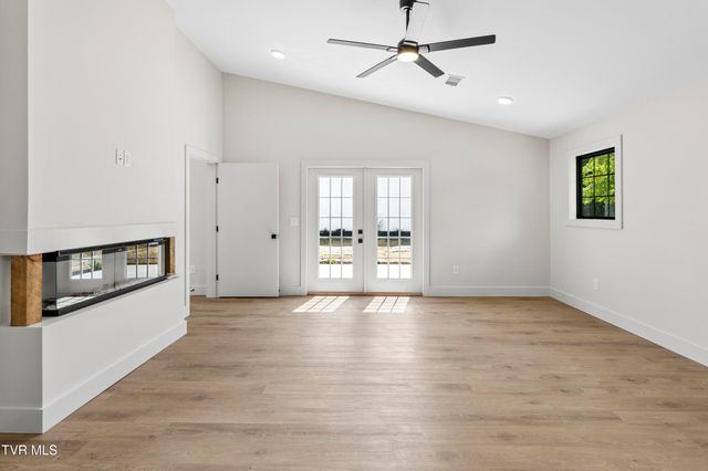 1315 Lynnwood Drive, Johnson City, TN 37601