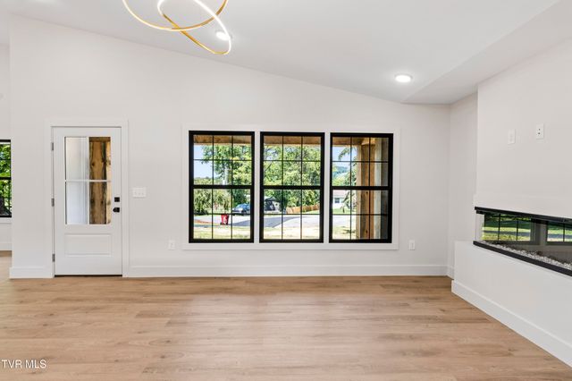 1315 Lynnwood Drive, Johnson City, TN 37601