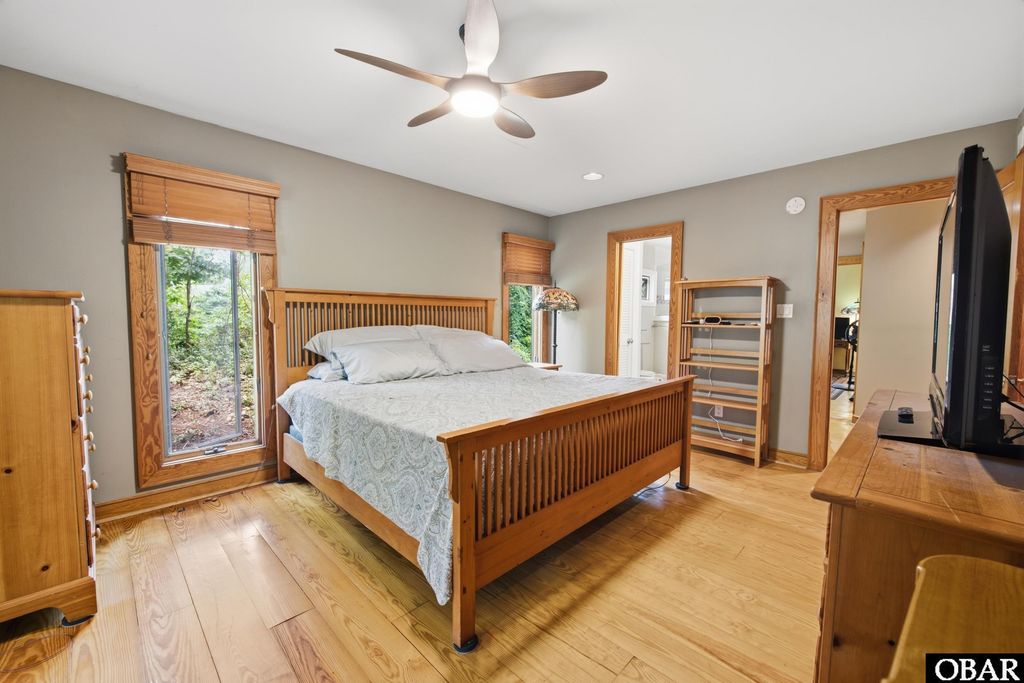Image 12 of property listing at 7 Redbay Lane, Southern Shores, NC 27949