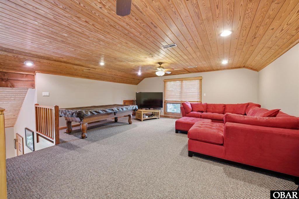 Image 20 of property listing at 7 Redbay Lane, Southern Shores, NC 27949