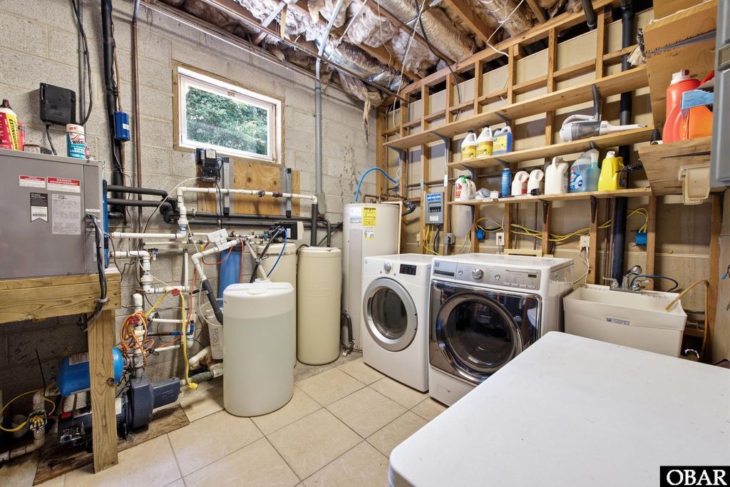 Image 23 of property listing at 7 Redbay Lane, Southern Shores, NC 27949