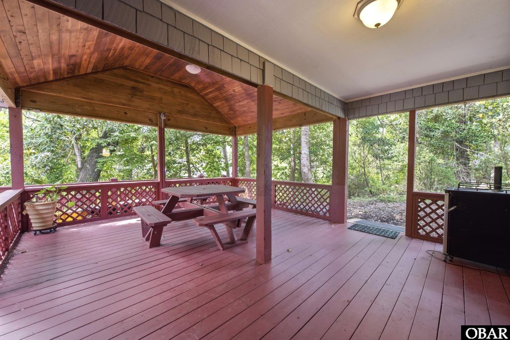 Image 26 of property listing at 7 Redbay Lane, Southern Shores, NC 27949