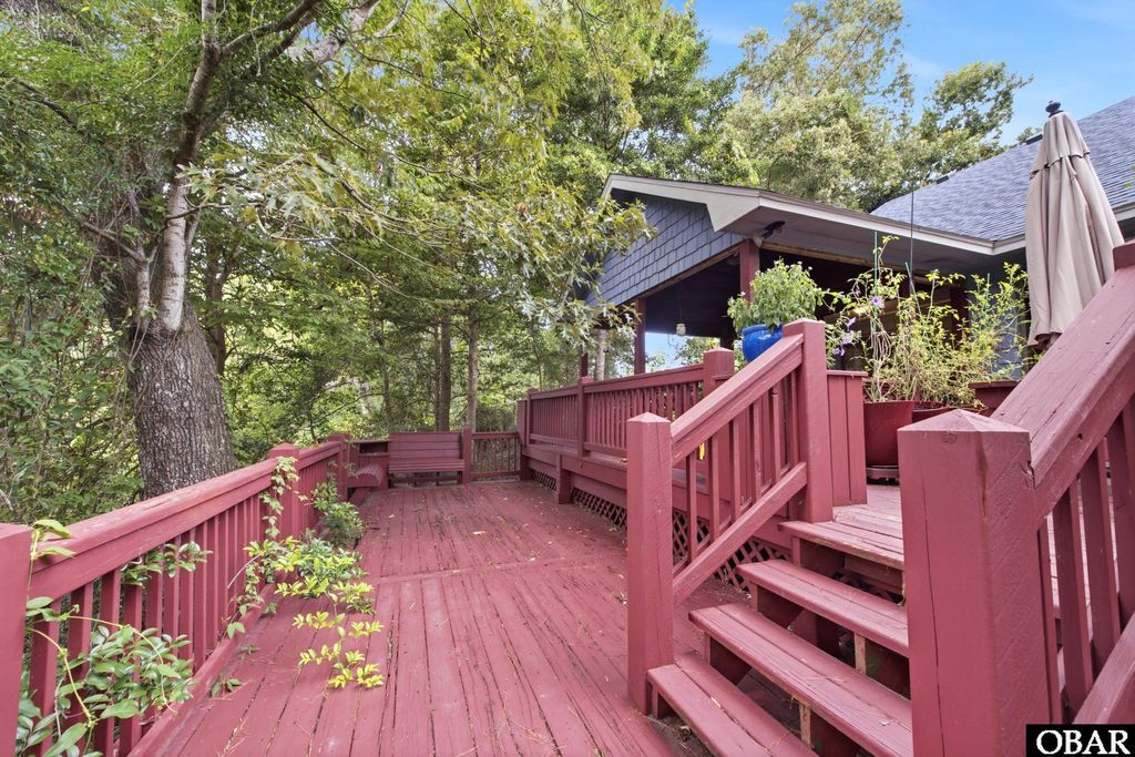 Image 28 of property listing at 7 Redbay Lane, Southern Shores, NC 27949