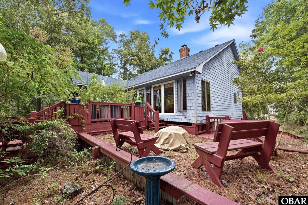 Image 29 of property listing at 7 Redbay Lane, Southern Shores, NC 27949