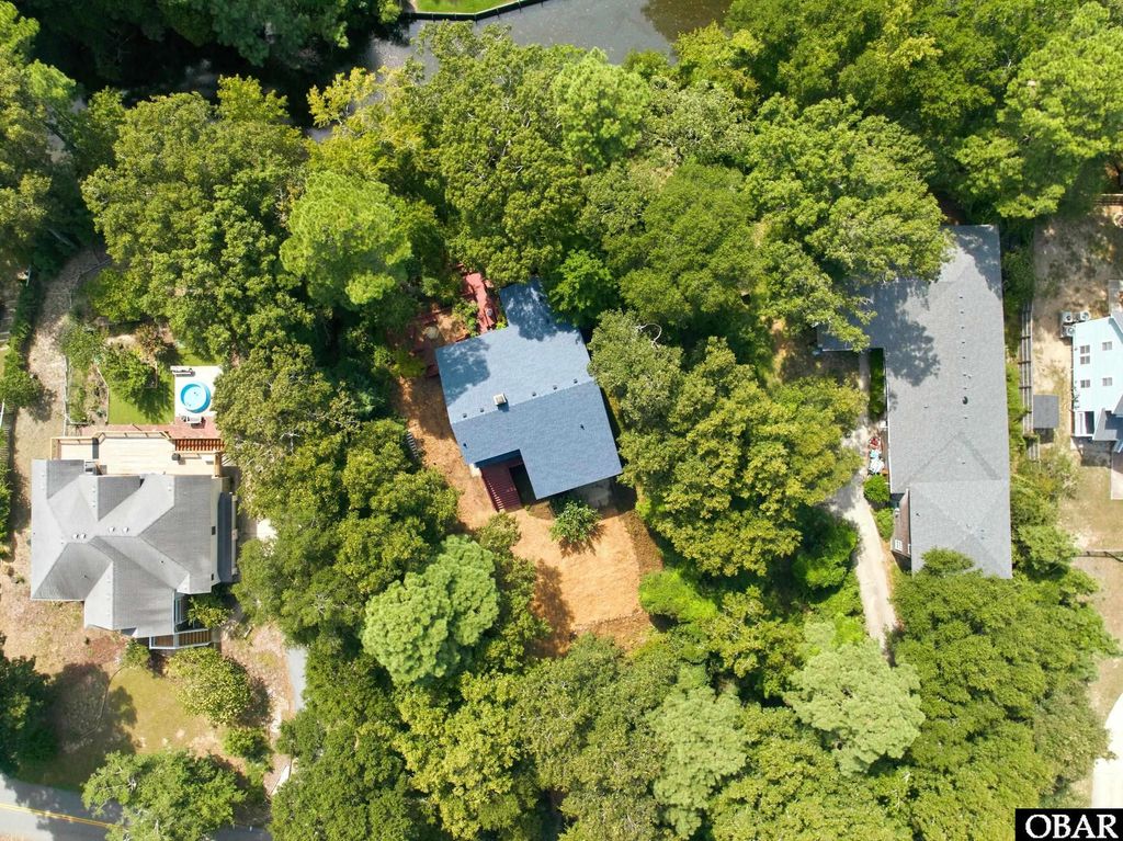 Image 31 of property listing at 7 Redbay Lane, Southern Shores, NC 27949