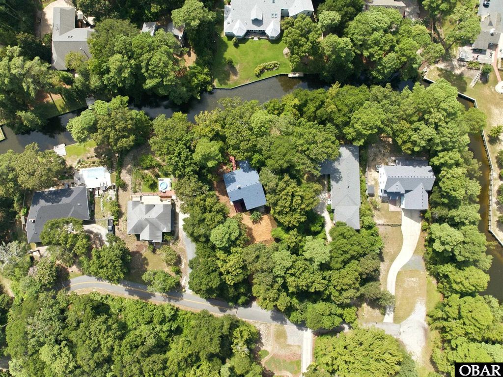 Image 32 of property listing at 7 Redbay Lane, Southern Shores, NC 27949