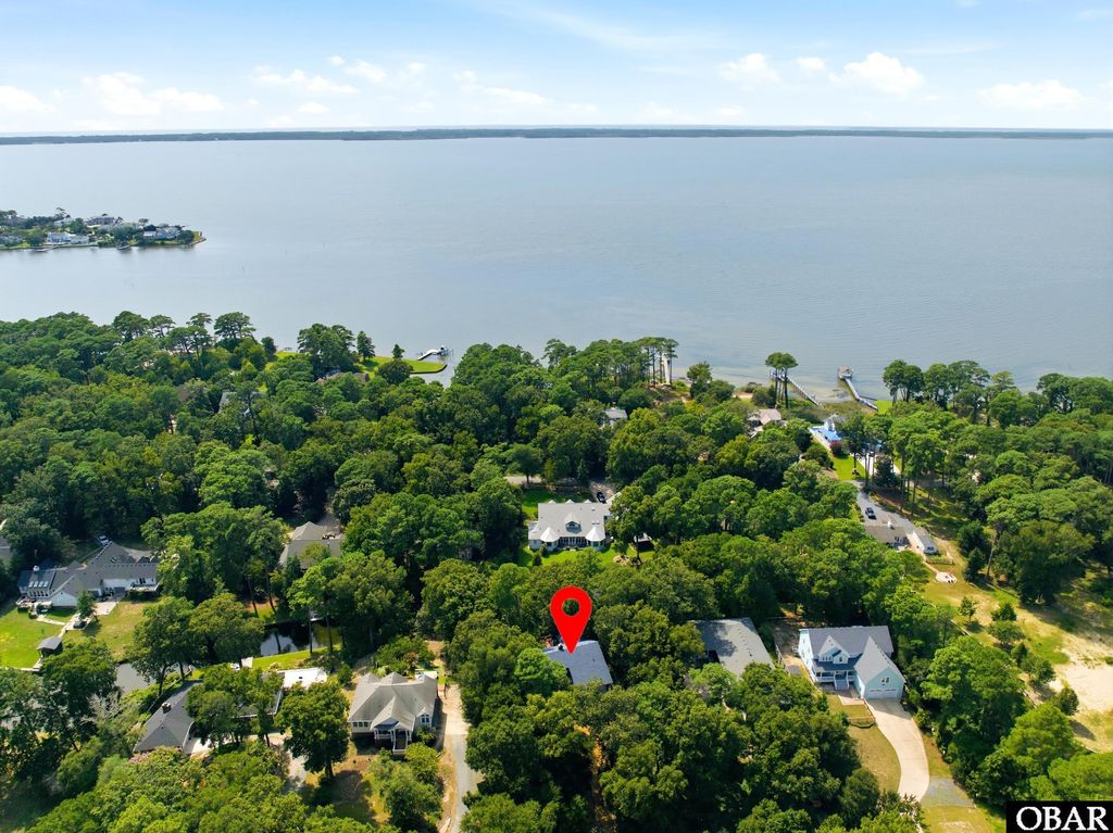 Image 33 of property listing at 7 Redbay Lane, Southern Shores, NC 27949