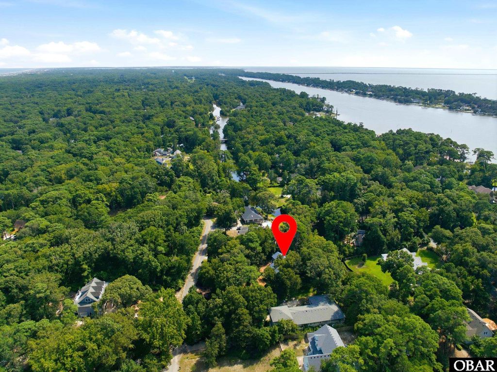 Image 34 of property listing at 7 Redbay Lane, Southern Shores, NC 27949