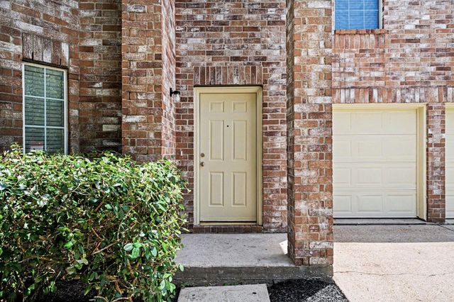 2611 Feather Green Trail, Fresno, TX 77545