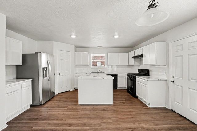 2611 Feather Green Trail, Fresno, TX 77545