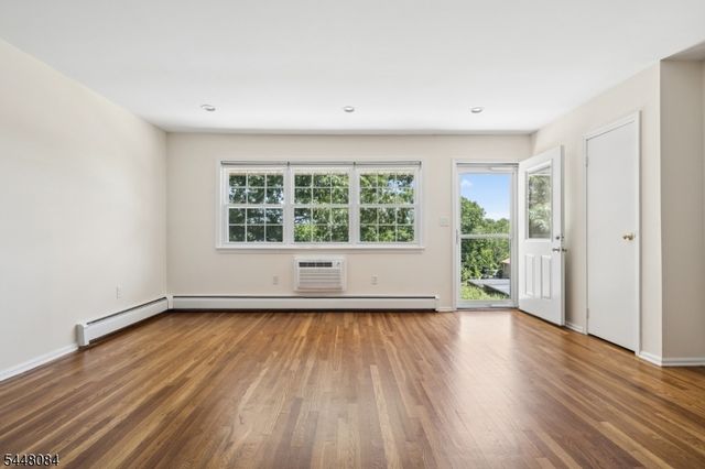 320 South St 16C, Morristown Town, NJ 07960