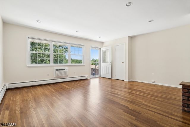 320 South St 16C, Morristown Town, NJ 07960