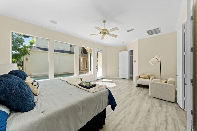 70 Blooming Grove Lane, Houston, TX 77077