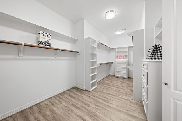 70 Blooming Grove Lane, Houston, TX 77077