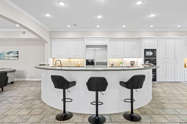 70 Blooming Grove Lane, Houston, TX 77077