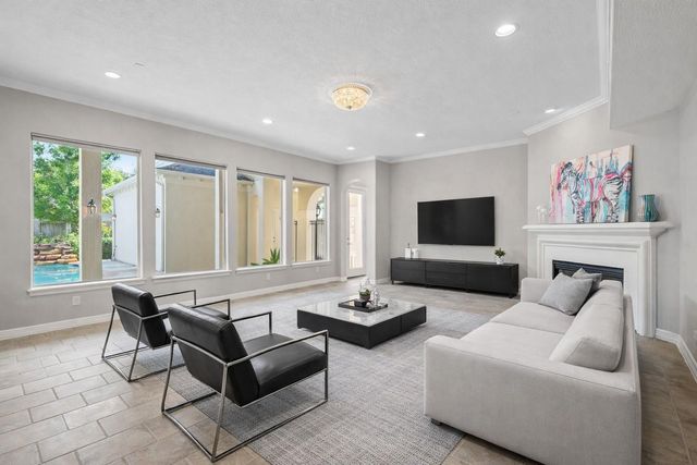 70 Blooming Grove Lane, Houston, TX 77077