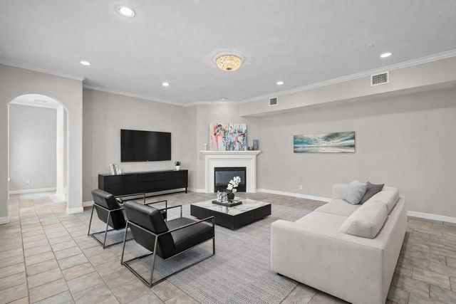 70 Blooming Grove Lane, Houston, TX 77077