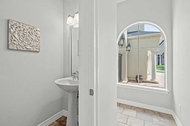 70 Blooming Grove Lane, Houston, TX 77077