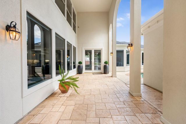 70 Blooming Grove Lane, Houston, TX 77077