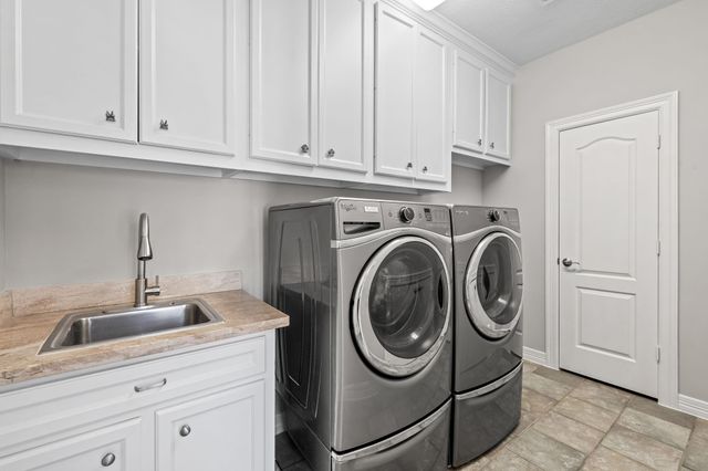 70 Blooming Grove Lane, Houston, TX 77077