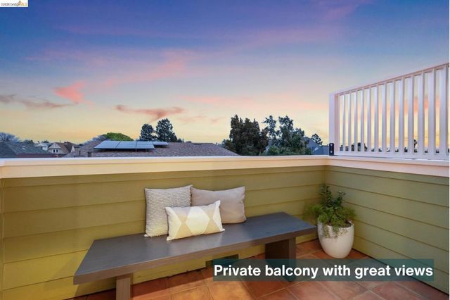 667 & 667A Alcatraz Ave, Oakland, CA 94609