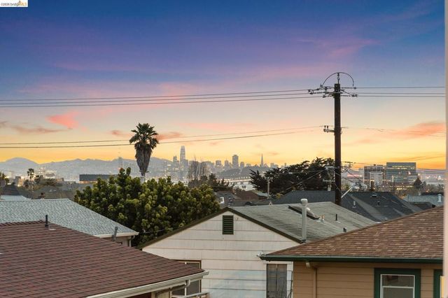 667 & 667A Alcatraz Ave, Oakland, CA 94609
