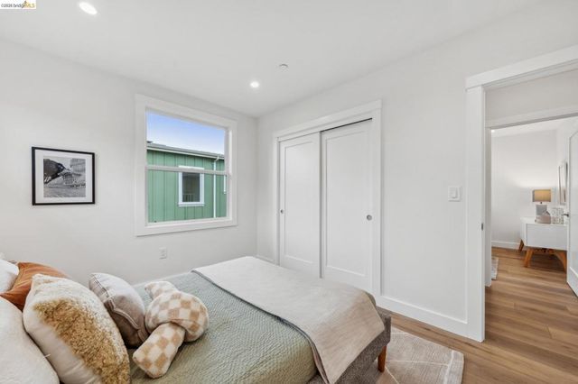 667 & 667A Alcatraz Ave, Oakland, CA 94609