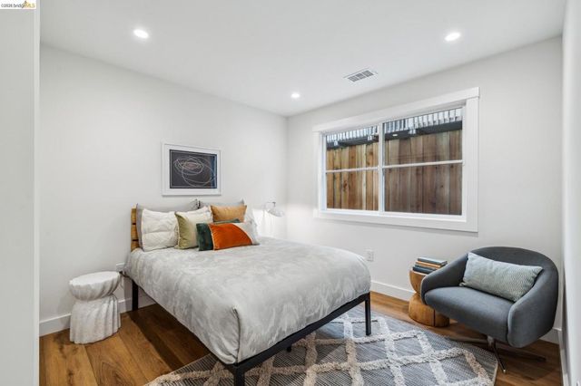 667 & 667A Alcatraz Ave, Oakland, CA 94609