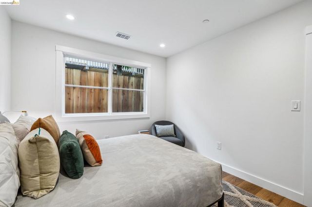 667 & 667A Alcatraz Ave, Oakland, CA 94609