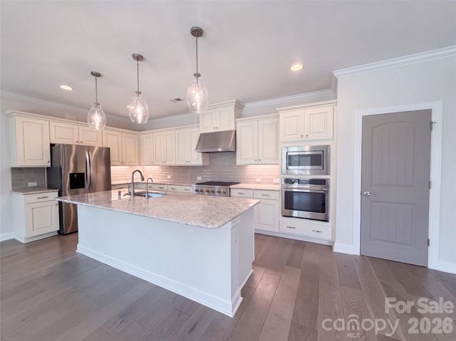 5989 Pier Drive, Denver, NC 28037