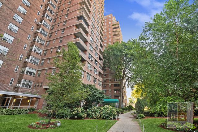 575 Grand Street E1505, New York City, NY 10002