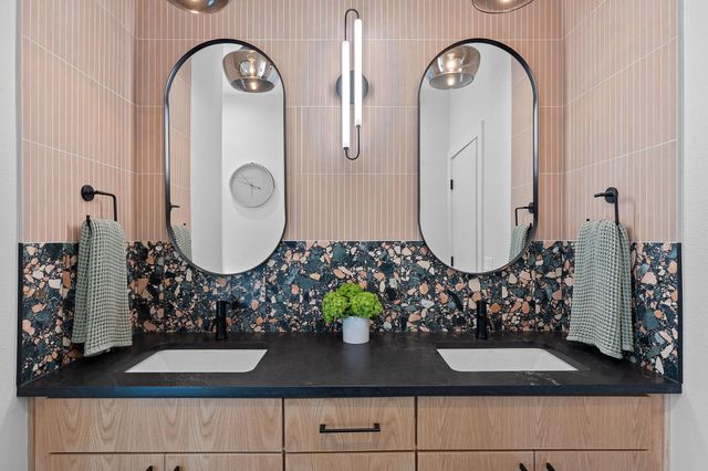 3001 Del Curto RD 10, Austin, TX 78704