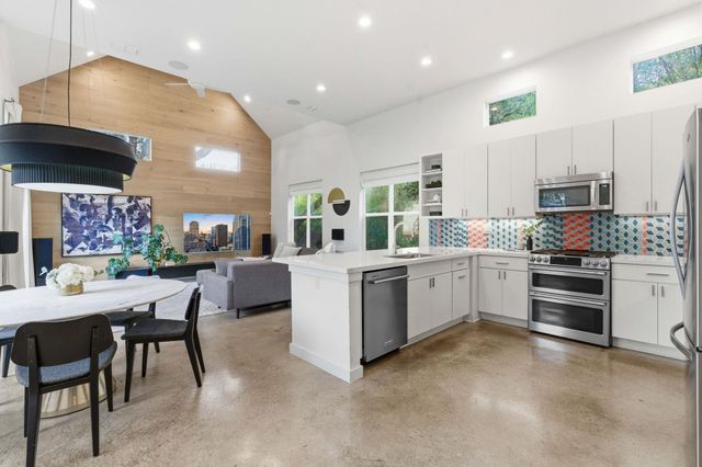 3001 Del Curto RD 10, Austin, TX 78704