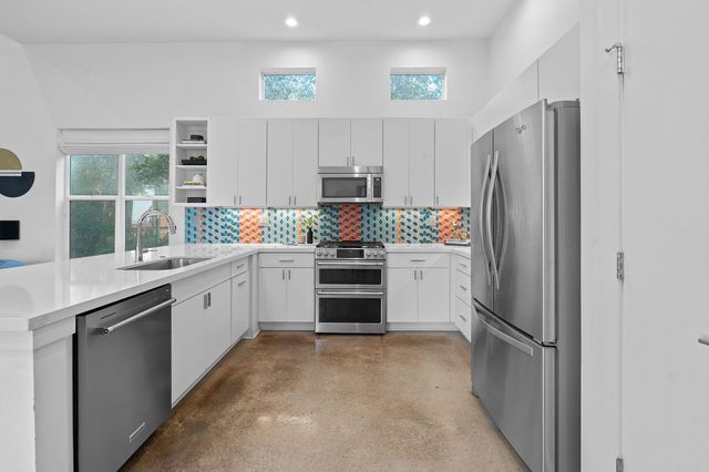 3001 Del Curto RD 10, Austin, TX 78704