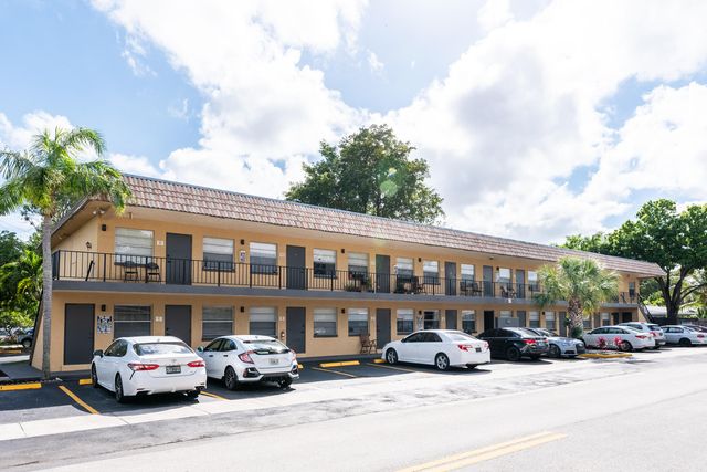1150 NE 17TH Court 15, Fort Lauderdale, FL 33305