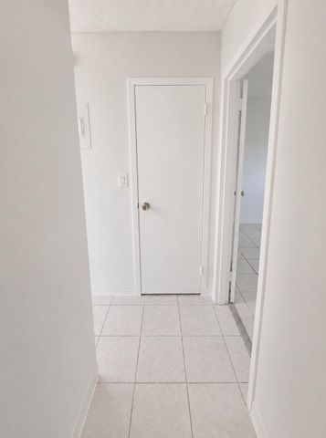 1150 NE 17TH Court 15, Fort Lauderdale, FL 33305
