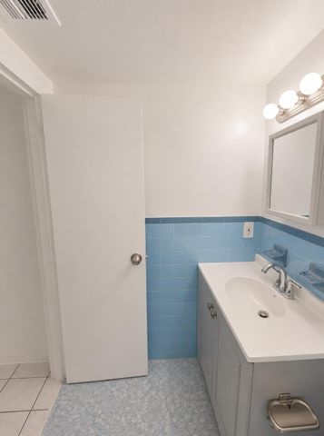 1150 NE 17TH Court 15, Fort Lauderdale, FL 33305