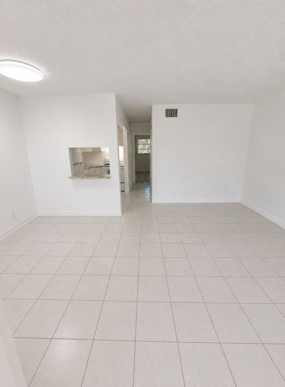 1150 NE 17TH Court 15, Fort Lauderdale, FL 33305