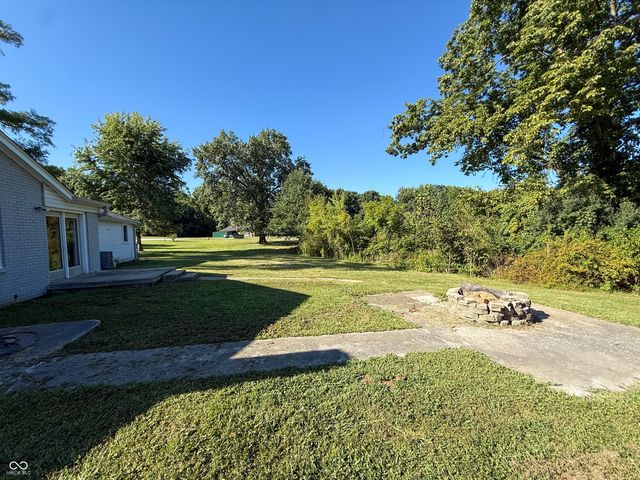 902 E Bunkerhill Road, Mooresville, IN 46158