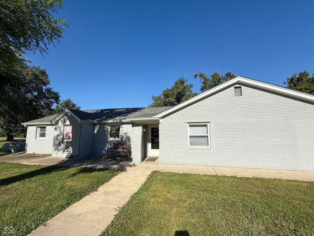 902 E Bunkerhill Road, Mooresville, IN 46158