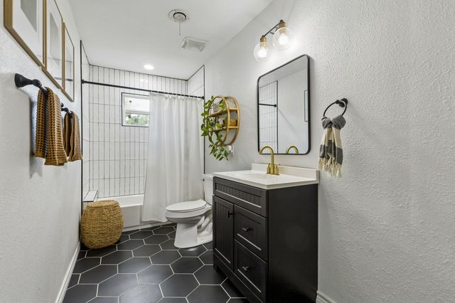 13936 Charcoal Lane, Farmers Branch, TX 75234