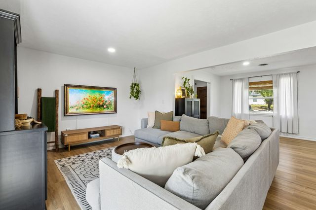 13936 Charcoal Lane, Farmers Branch, TX 75234