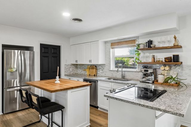 13936 Charcoal Lane, Farmers Branch, TX 75234