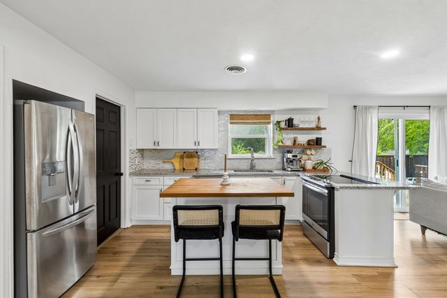 13936 Charcoal Lane, Farmers Branch, TX 75234