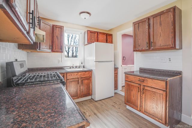 596-598 Freedom Plains Road, Poughkeepsie, NY 12603
